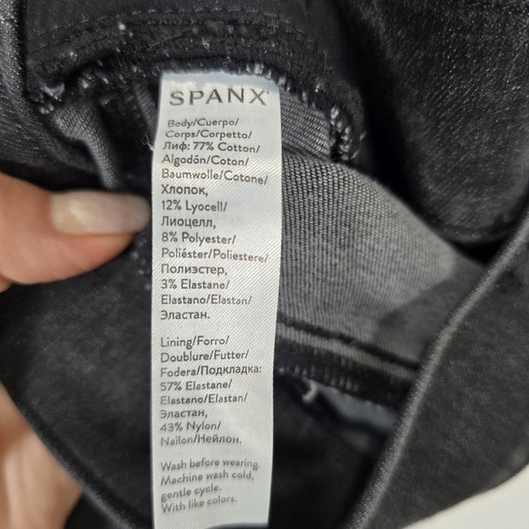 Spanx Vintage Distressed Ankle Skinny Jeans in Black Size Large Style 20213R - Picture 12 of 13